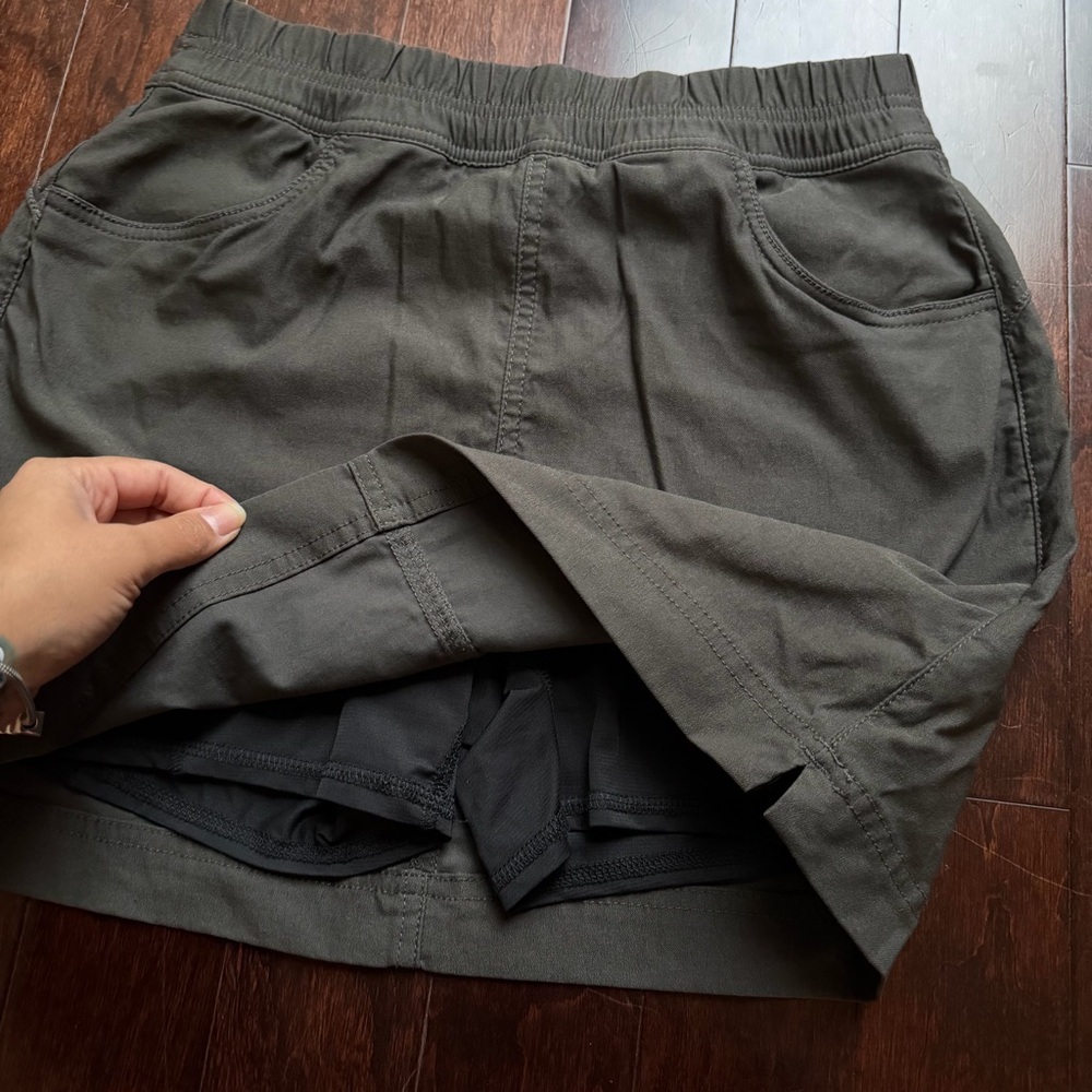 prAna Women's Skort Skirt Size 2 Dark Olive Green Nylon Spandex Hiking Outdoor - Picture 2 of 6